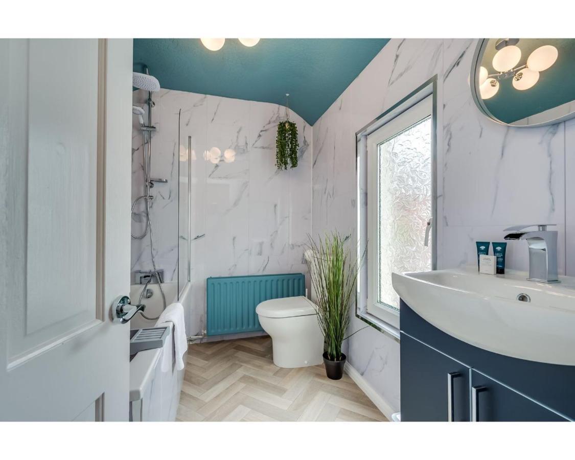 Central Belfast Apartments Chic Luxe R&R Екстер'єр фото