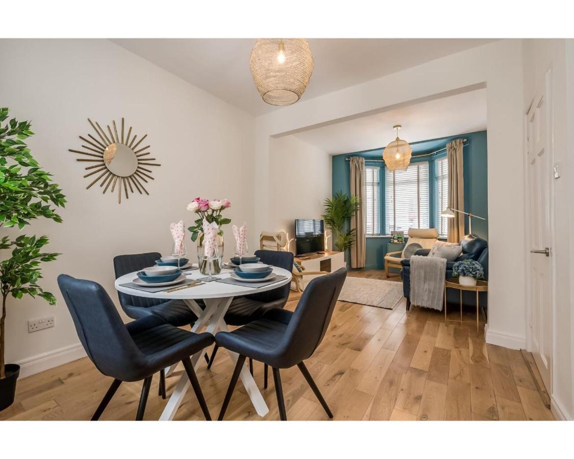 Central Belfast Apartments Chic Luxe R&R Екстер'єр фото