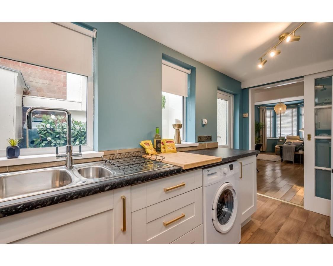 Central Belfast Apartments Chic Luxe R&R Екстер'єр фото