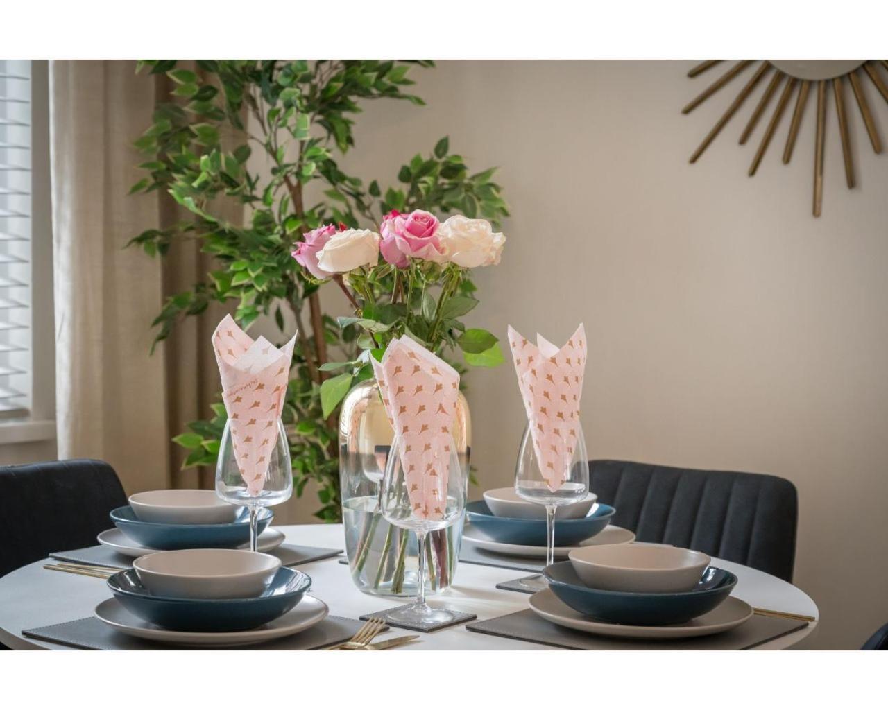 Central Belfast Apartments Chic Luxe R&R Екстер'єр фото
