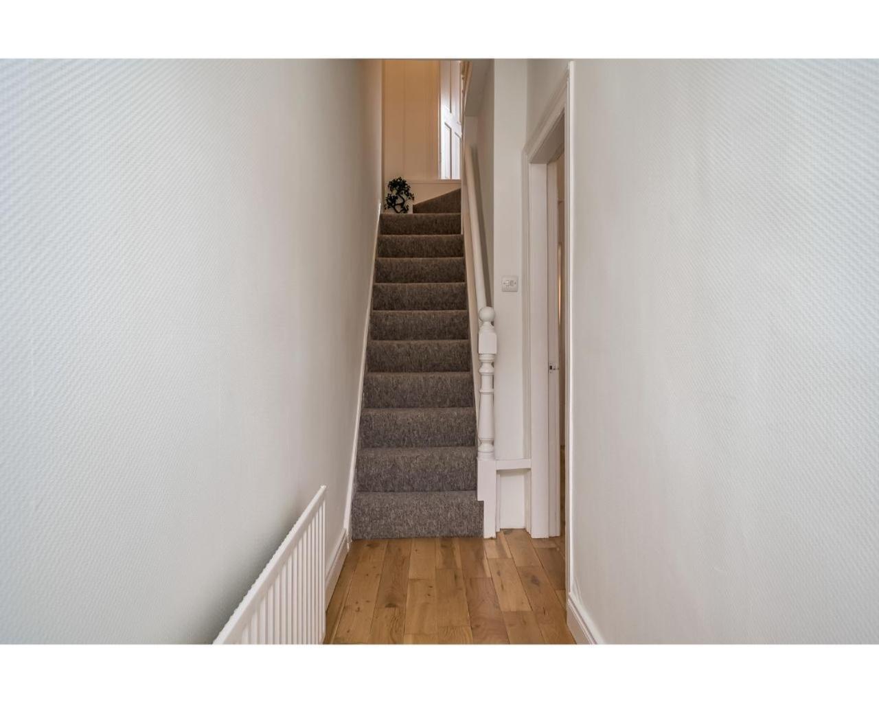 Central Belfast Apartments Chic Luxe R&R Екстер'єр фото