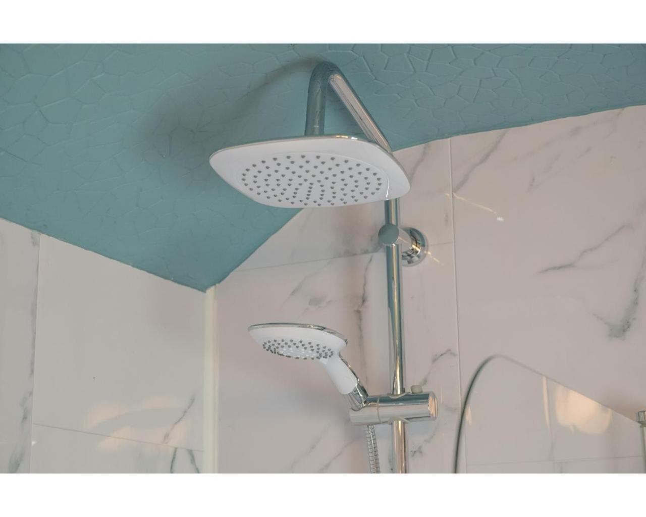 Central Belfast Apartments Chic Luxe R&R Номер фото