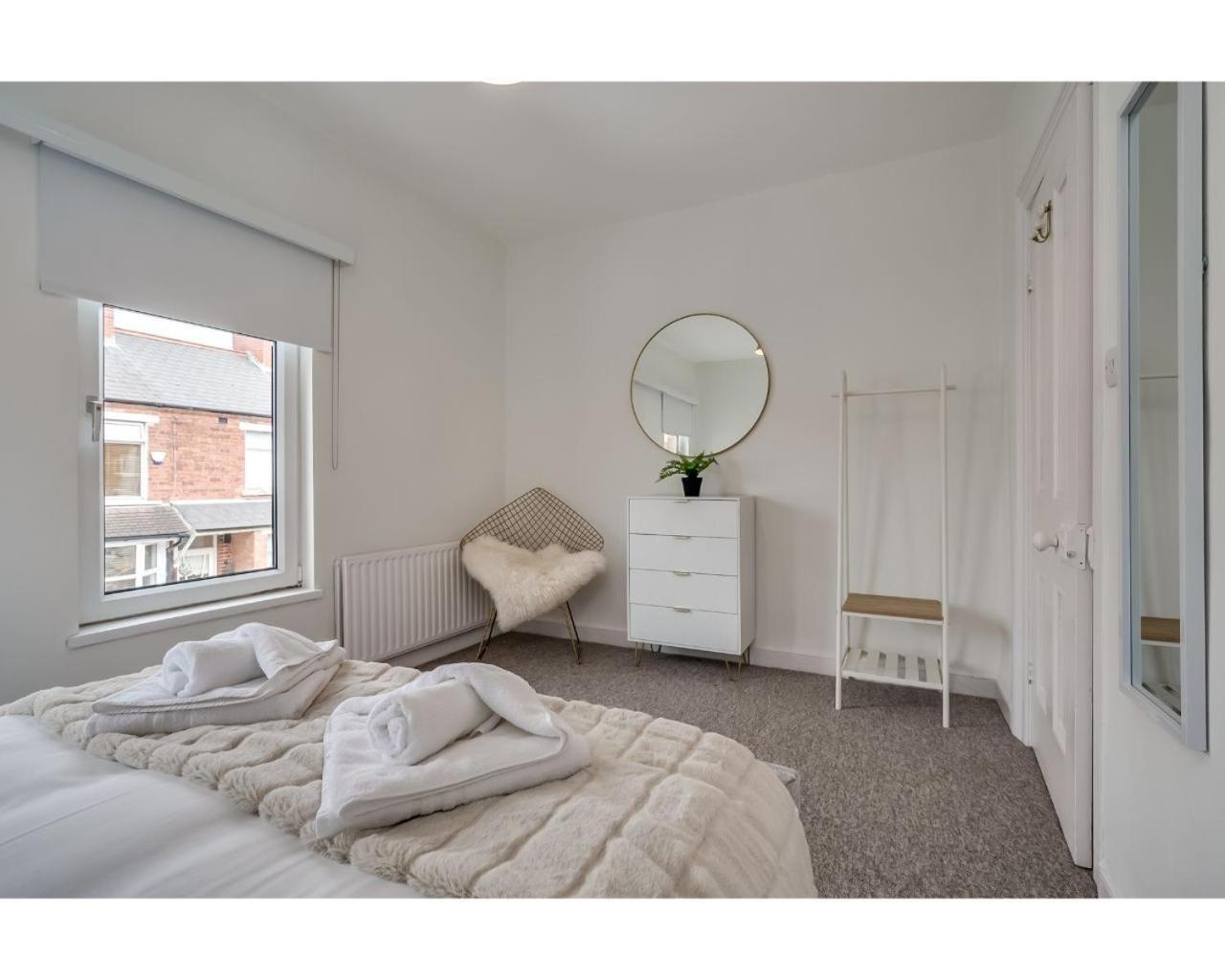 Central Belfast Apartments Chic Luxe R&R Номер фото